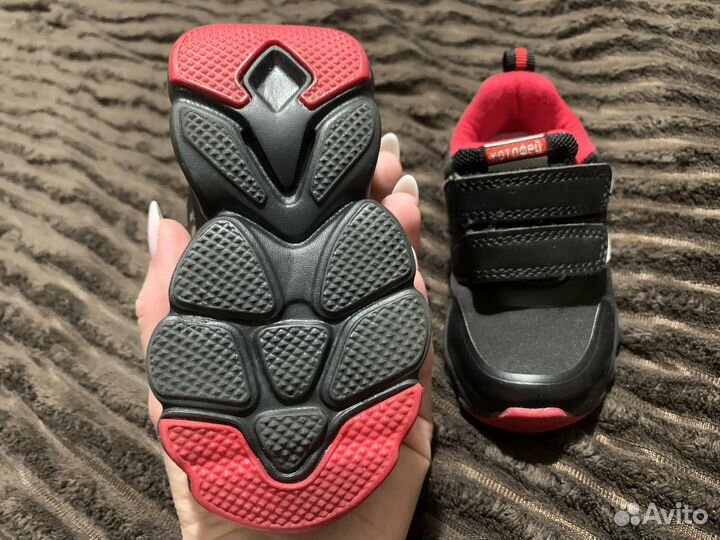 Кроссовки котофей