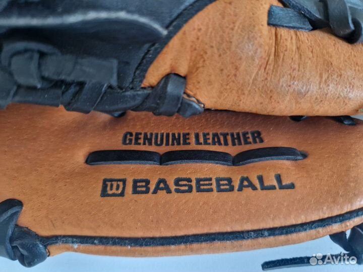 Бейсбольная перчатка
