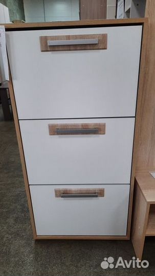 Тумба обувная 3-х секционная Гость М 9