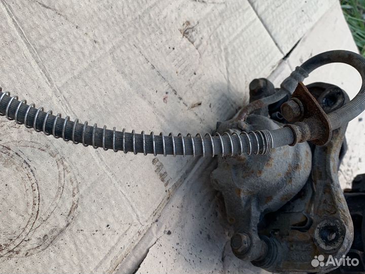 Суппорт передний правый левый kia rio 2