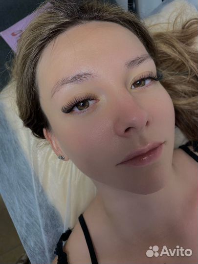 Наращивание ресниц, модель