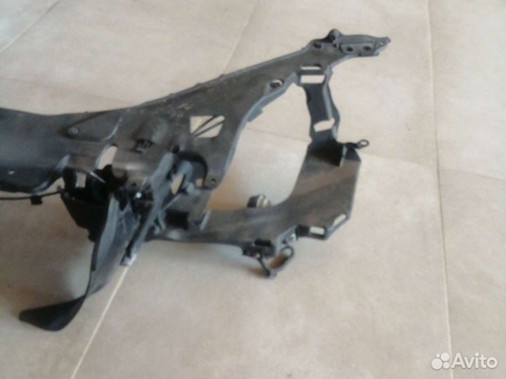 Передний панель на Volvo S 60 2