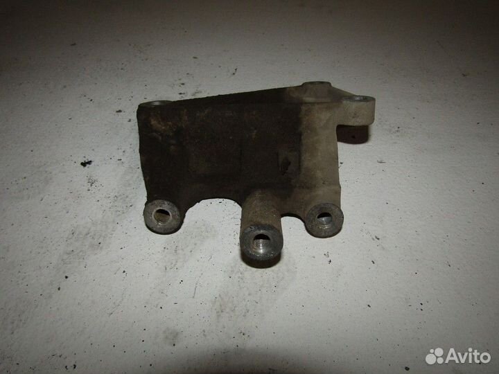 Кронштейн двигателя правый Note (E11) 2006-2013