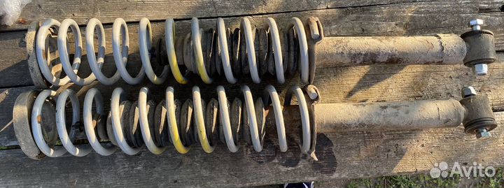 Задние амортизаторы