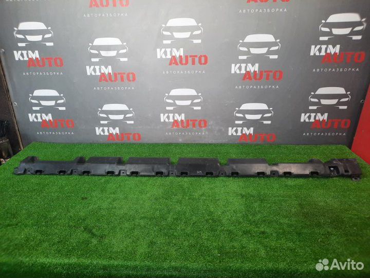 Кронштейн накладки порога левый LADA X-Ray Cross