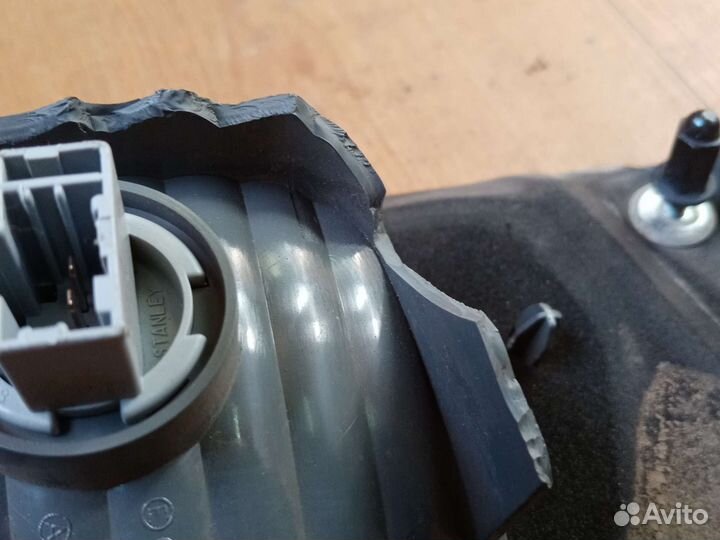 Правый внутренний фонарь Хонда Аккорд 8