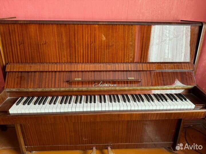 Пианино ласточка