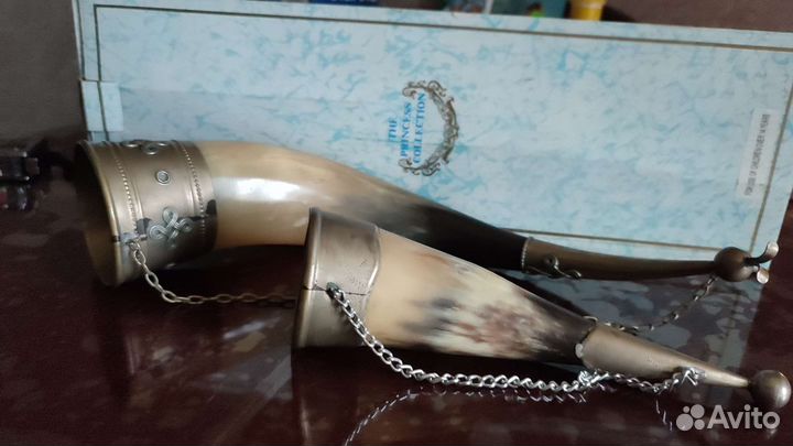 Сувенирные рога для вина