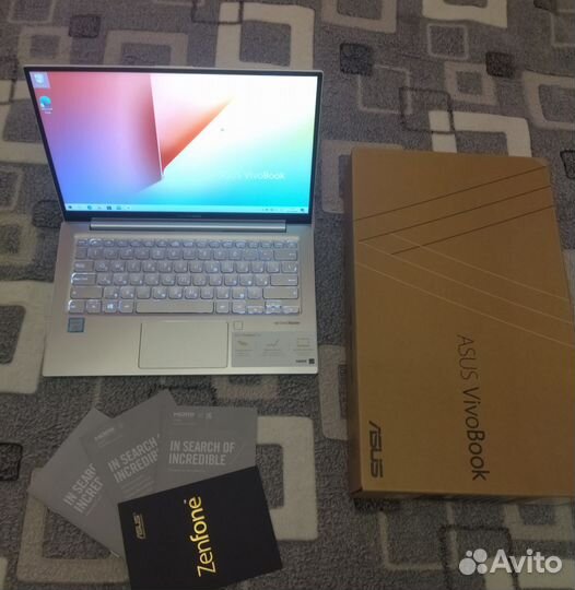 Ультрабук Asus i3-8130U/IPS/4Gb/UHD620/SSD128 Gb