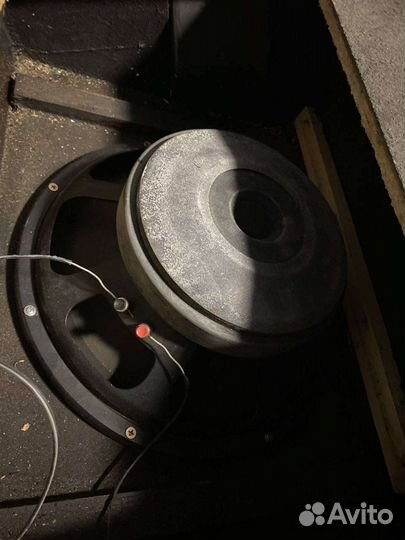 Басовый сабвуфер