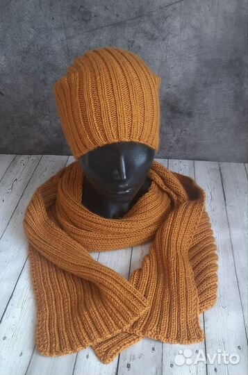 Шапка женская с шарфом