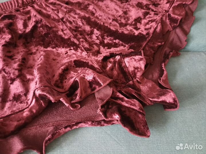 Домашние бахввтные бордовые шорты велюровые М