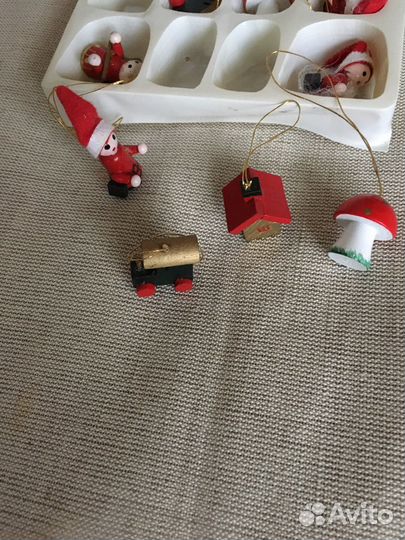 Набор елочных игрушек. Дерево