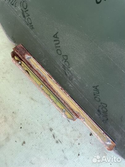 Стекло задней двери левой geely mk cross