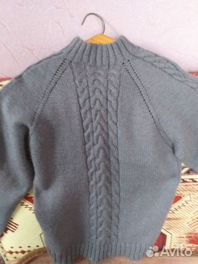 Свитер