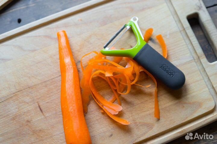 Сотрудник на чистку овощей