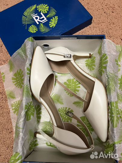 Туфли белые, свадебные 40 р