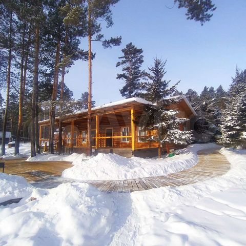 Дом 200 м² на участке 12 га