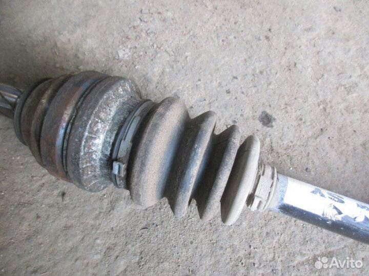 Полуось передняя левая Opel Astra H / Family 2004