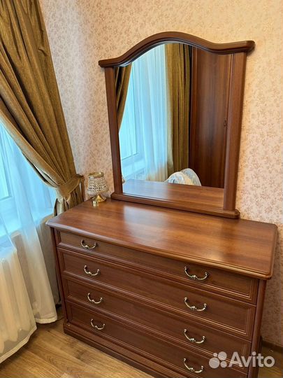 Комод с зеркалом миассмебель