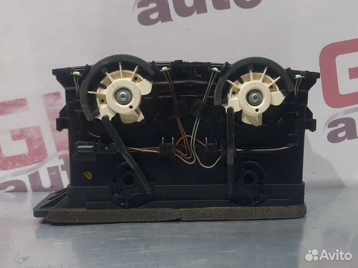 Дефлектор воздушный VW Touareg