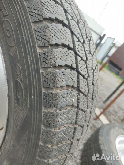 Диски с зимней резиной р15 на ниву