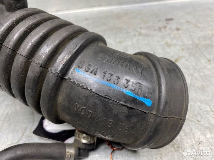 Патрубок интеркулера Skoda Octavia (A4 1U)