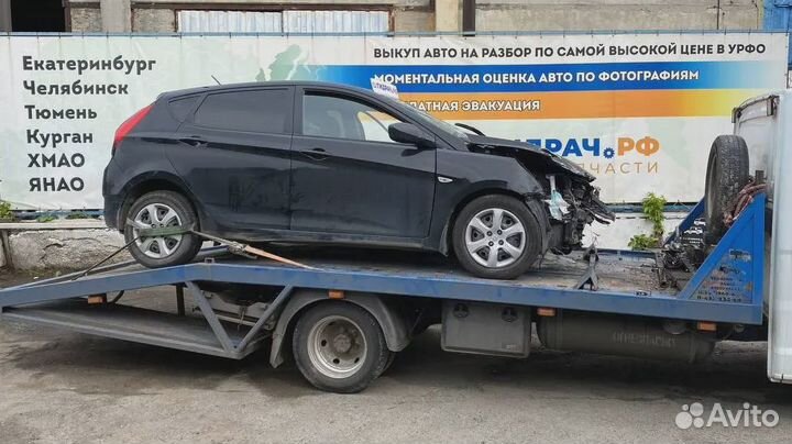 Стекло двери задней левой Hyundai Solaris 83411-1R