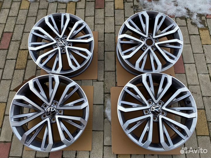 Оригинал Volkswagen Taos R18 Passat Jetta Tiguan