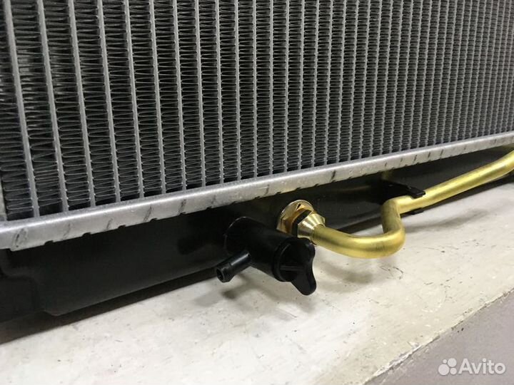 Радиатор охлаждения Киа Соренто 2.5TD 06-10