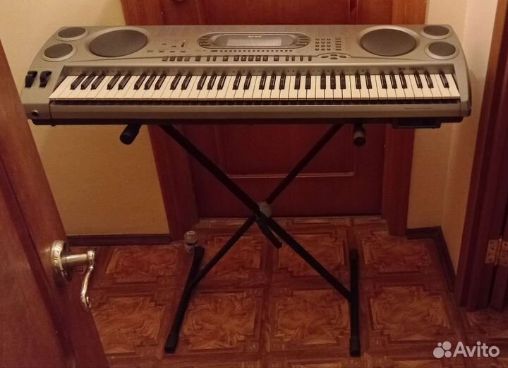 Новый синтезатор Casio WK1800 с подставкой