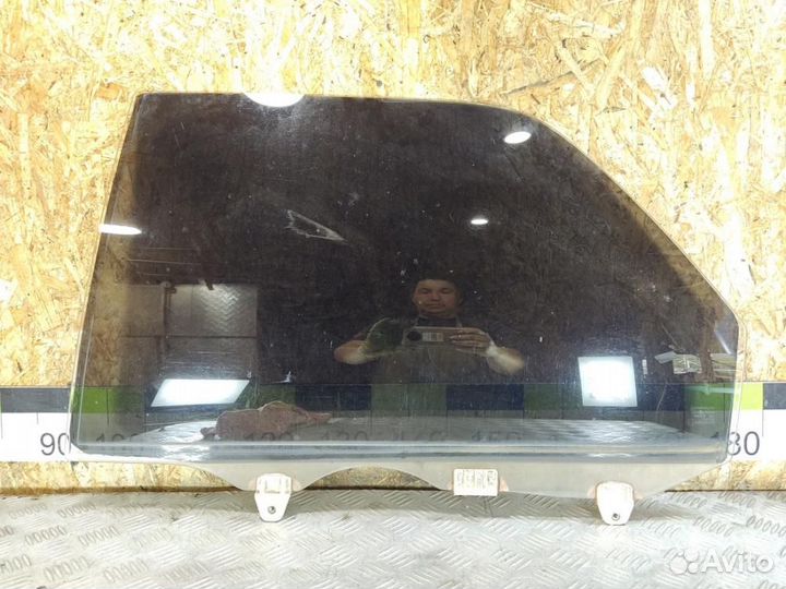 Стекло двери задней левой Honda Legend 1991-1996