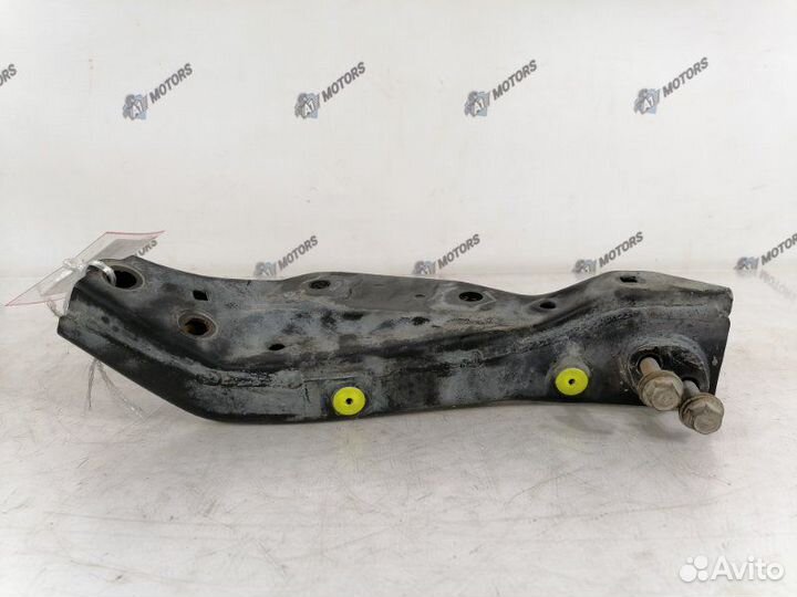 Крепление балки подвески переднее левое Lexus