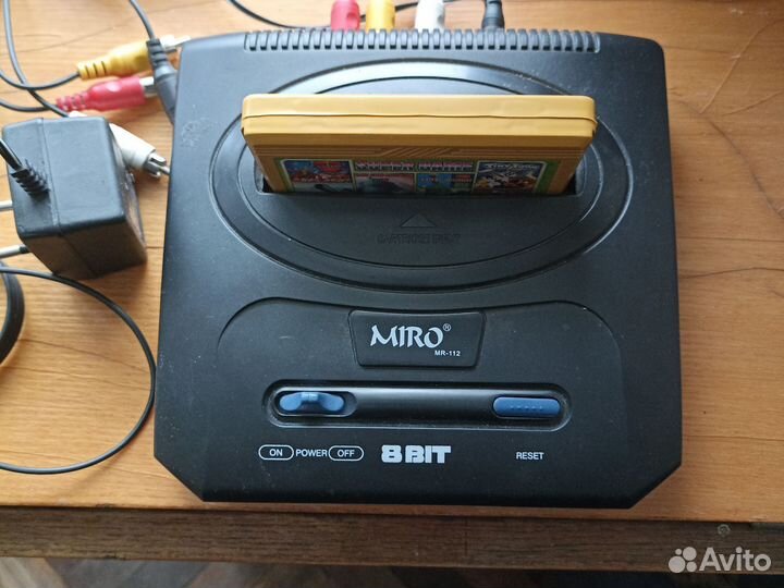 Игровая приставка Miro