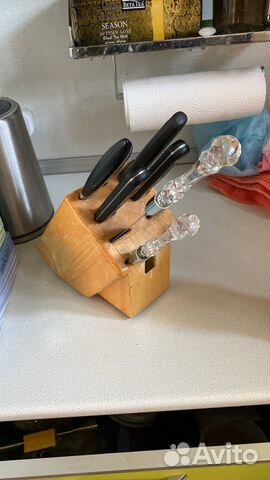 Кухонные ножи с подставкой