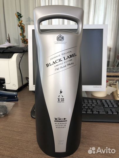 Пустая коробка из под Виски из пластика