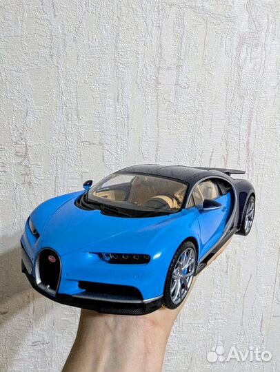 Модель автомобиля Bruago Bugatti Divo Chiron 1:18