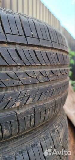 Roadstone N'Fera AU5 235/50 R18