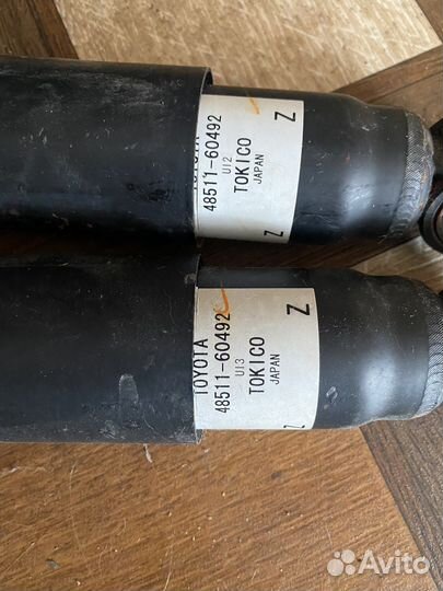 Передние амортизаторы Toyota Cruiser 200