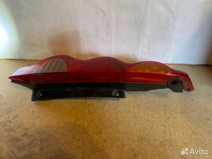 Фонарь задний левый Nissan Note E11 2006-2009