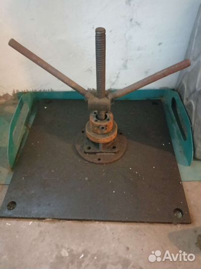 Оборудование для грузового автосервиса