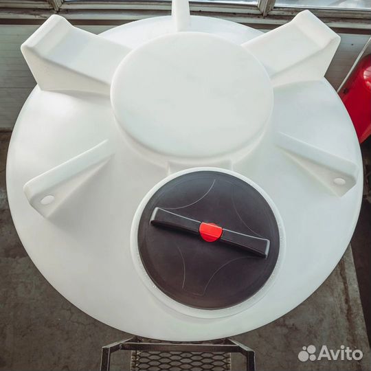 Ёмкость в обрешетке с полным сливом 5000 литров