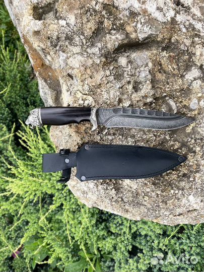 Нож из дамасской стали