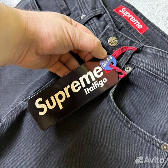 Джинсы Supreme на руках