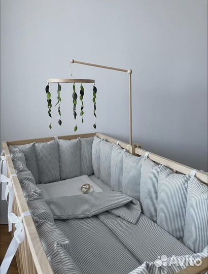 Комплект бортиков в детскую кроватку с одеялом