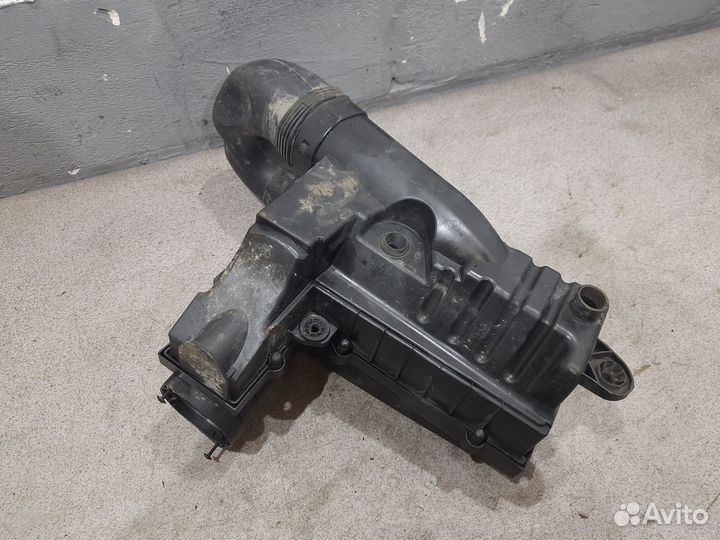 Воздушный фильтр в сборе для 1.8 VW Passat B6