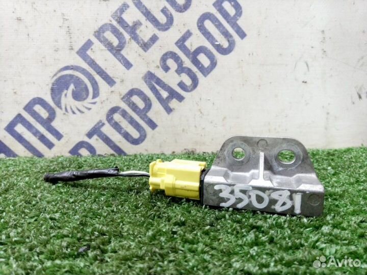 Датчик удара правый Nissan Teana J31 седан 2.3