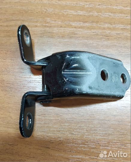 Петли задней правой двери Kia Rio 3