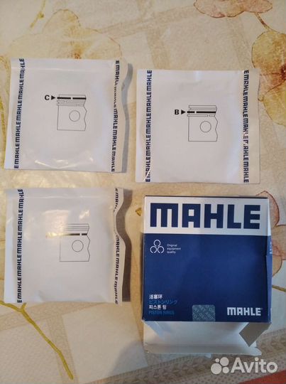 Набор поршневых колец двигателя 82,5 mahle 02814N0