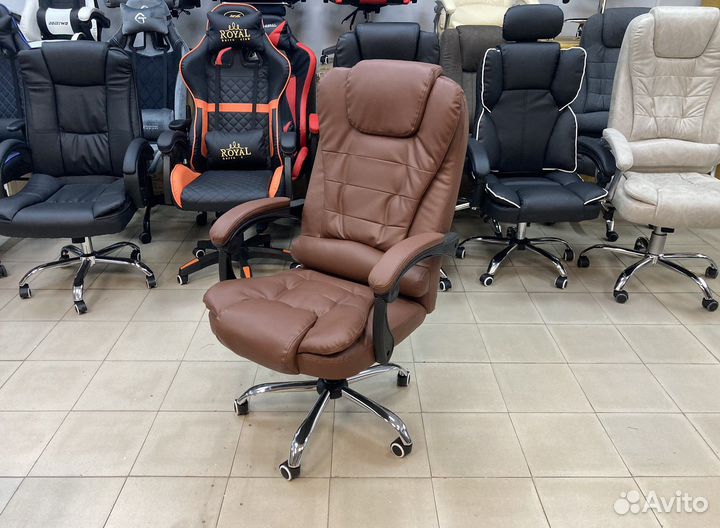Компьютерное кресло новое руководителя